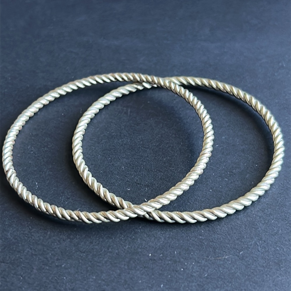 Set of 2 women’s vintage dainty silver tone twisted unique bangle‎ bracelets - Picture 4 of 6